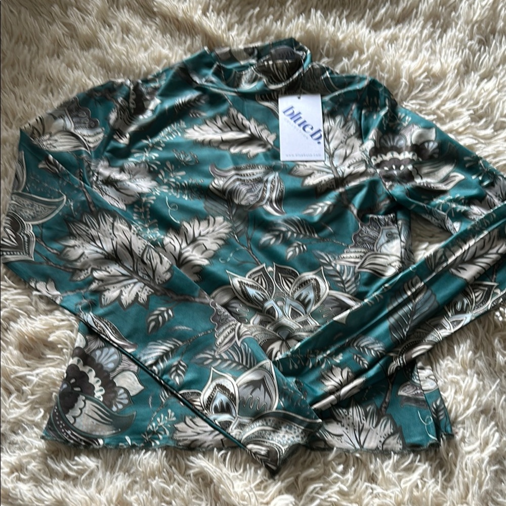 Blue B. Collection Sheer Top, size M.
